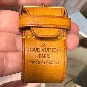 Louis Vuitton Tan Leather luggage strap EUC